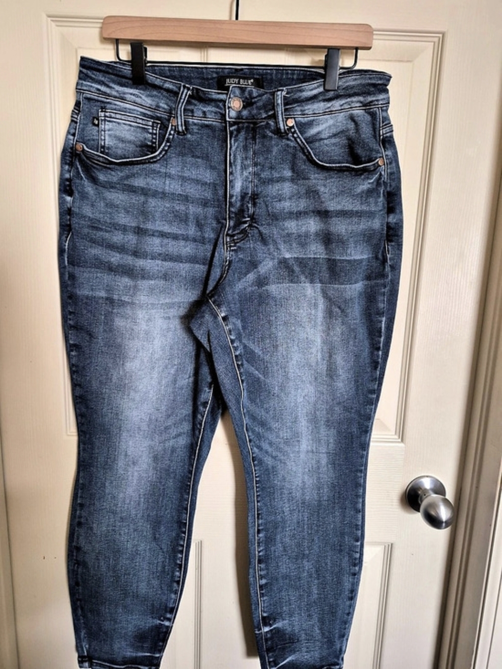 Size 16 W Judy Blue Skinny Jeans in Blue Like New
